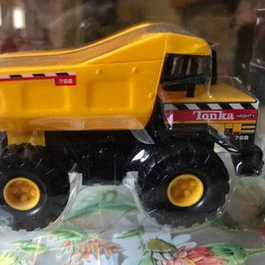Tonka Mighty Dump Truck #762880